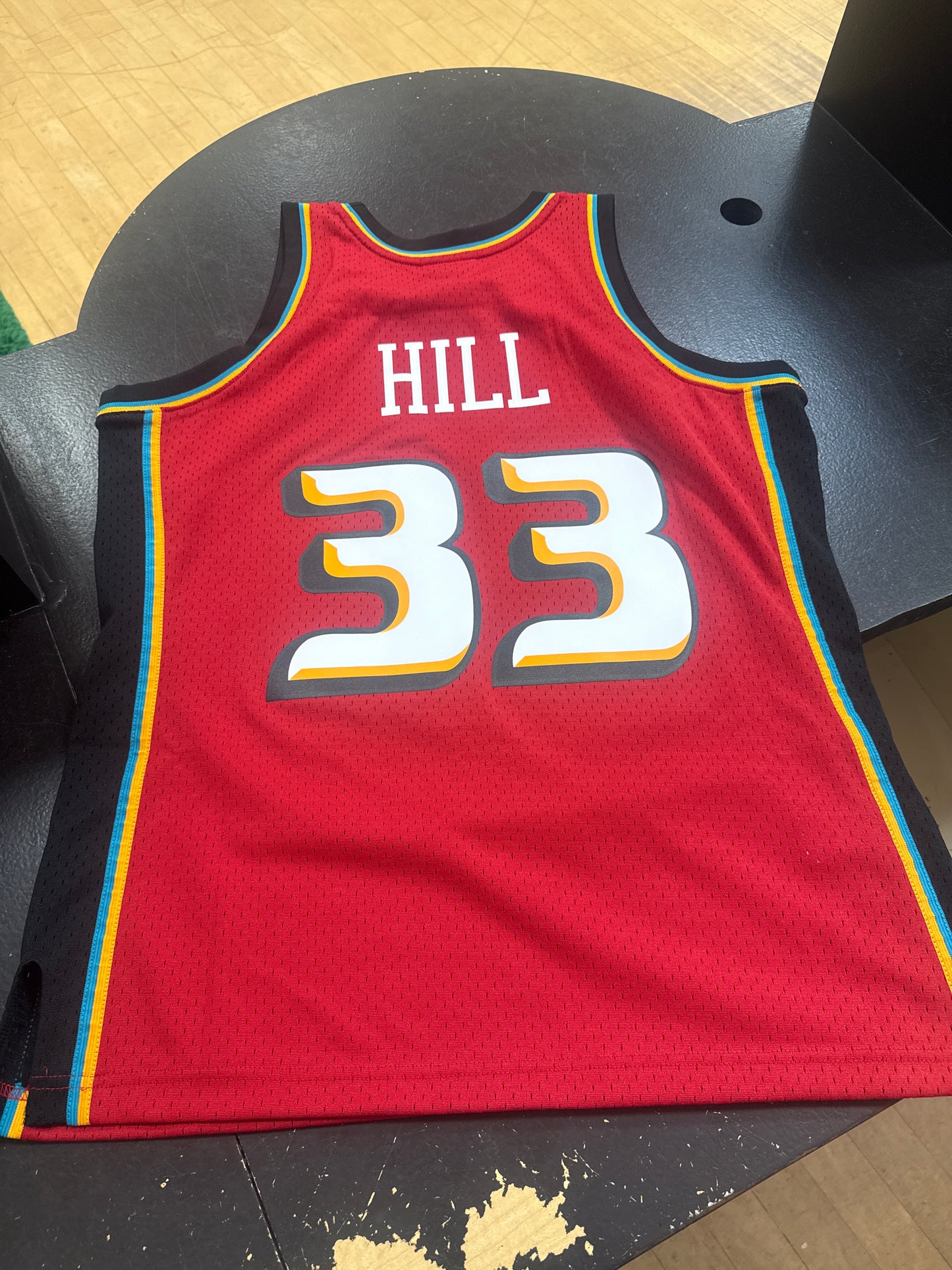 Grant Hill Piston jersey