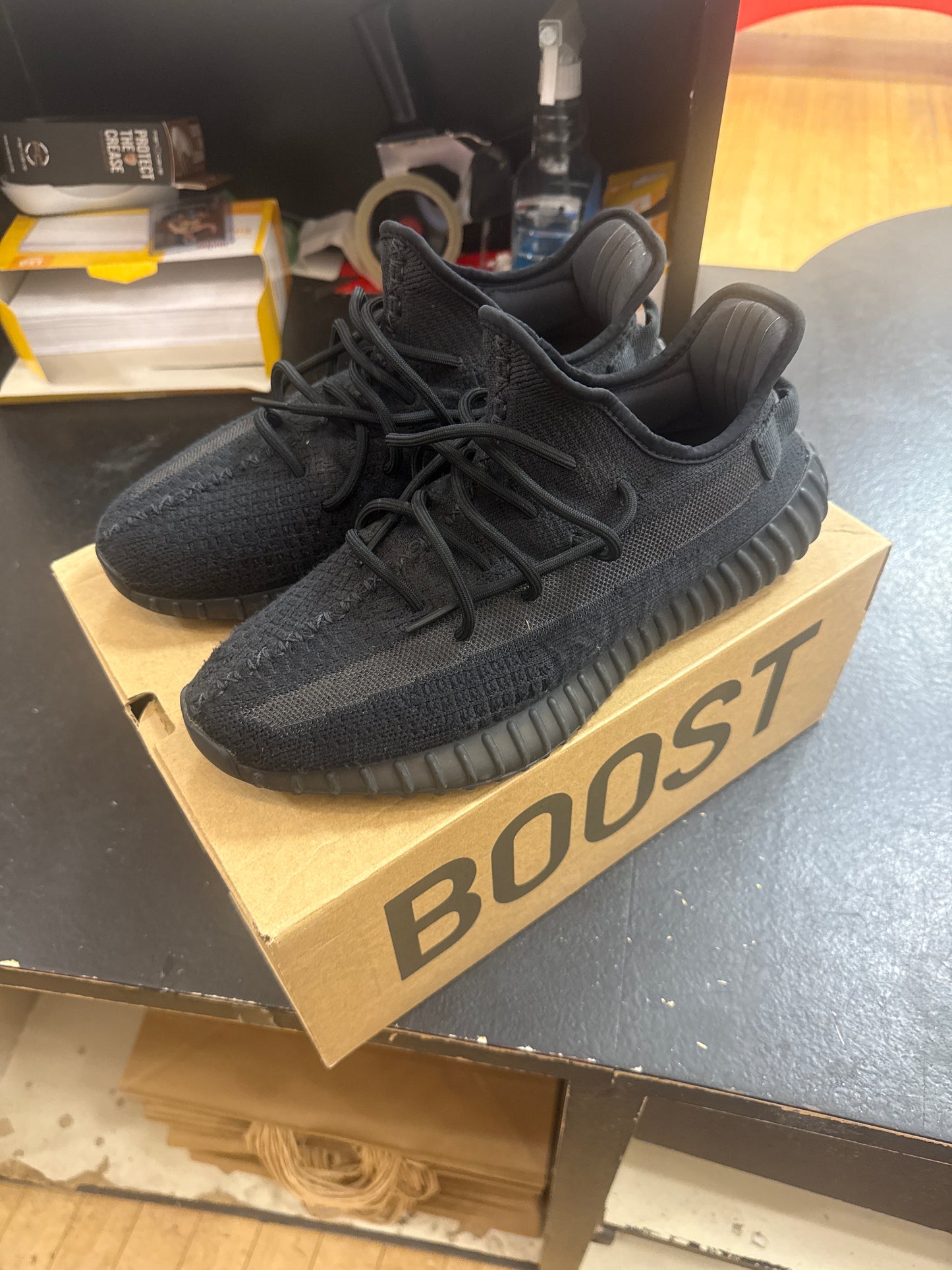 Pre owned Yeezy 350 Onyx