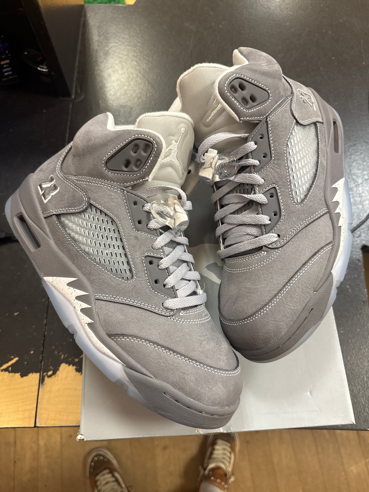Pre owned Jordan 5 Wolf grey