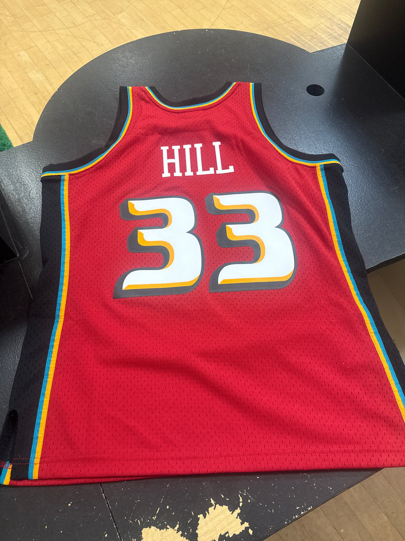 Grant Hill Piston jersey