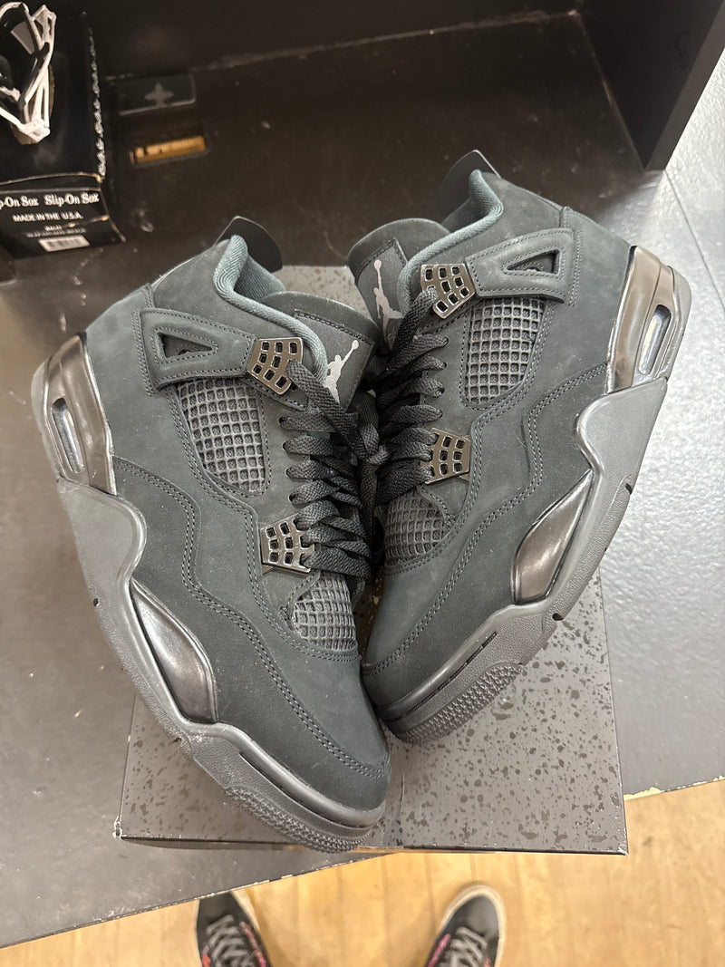 Pre owned Jordan 4 Black Cat