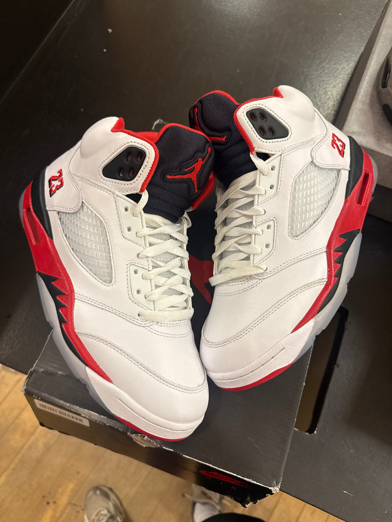 Pre owned Jordan 5 Fire red