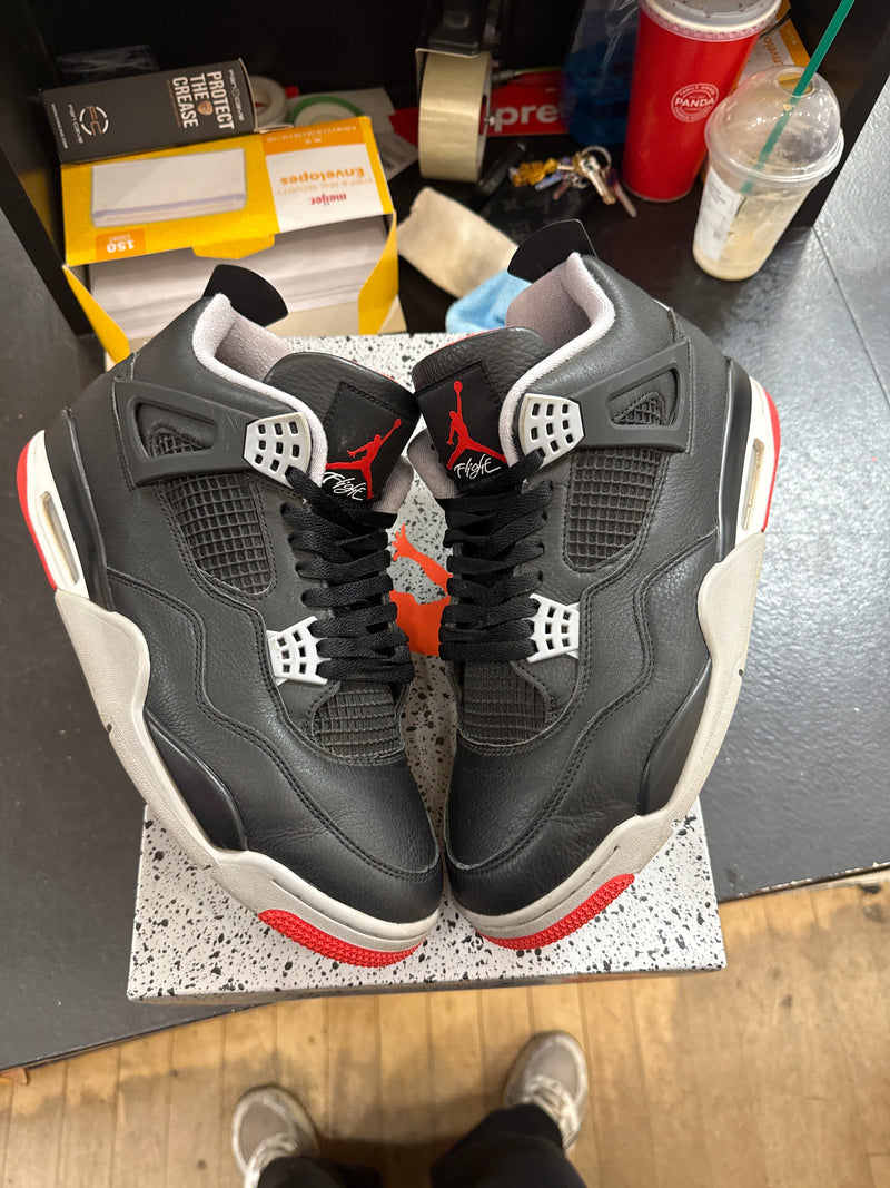 Pre owned Jordan 4 Bred