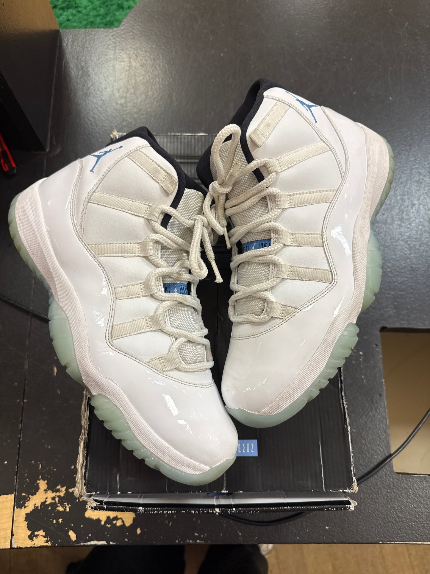 Pre owned Jordan 11 Legend Blue