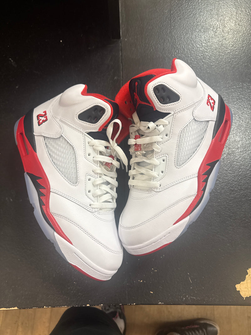 Pre owned Jordan 5 Fire red