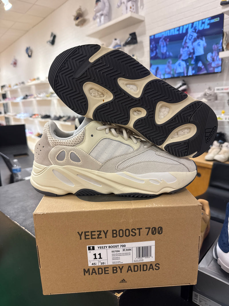 Pre owned Yeezy 700 Along
