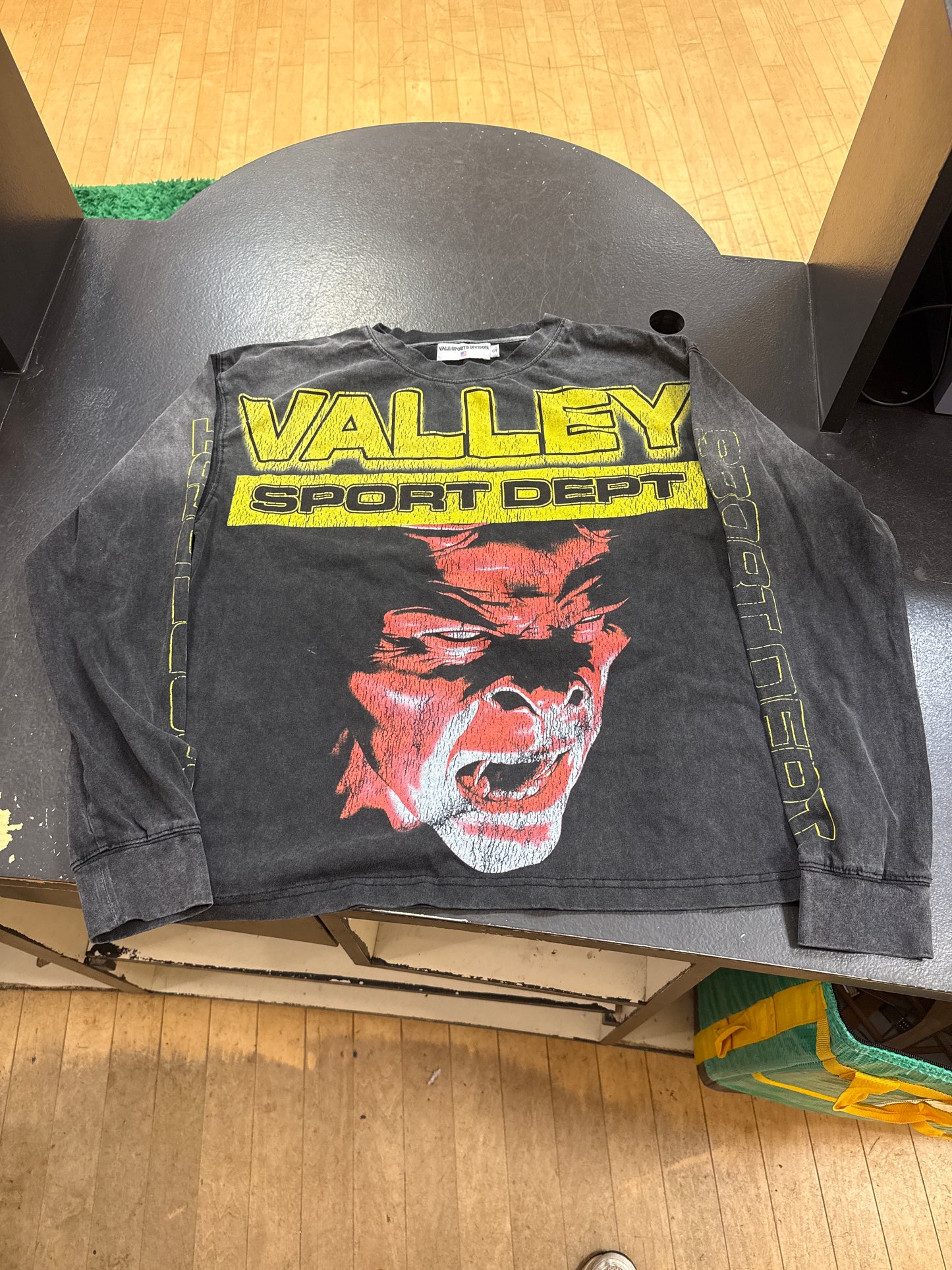 Pre owned vale Devil tee