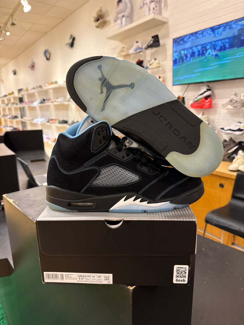 Pre owned Jordan 5 Unc
