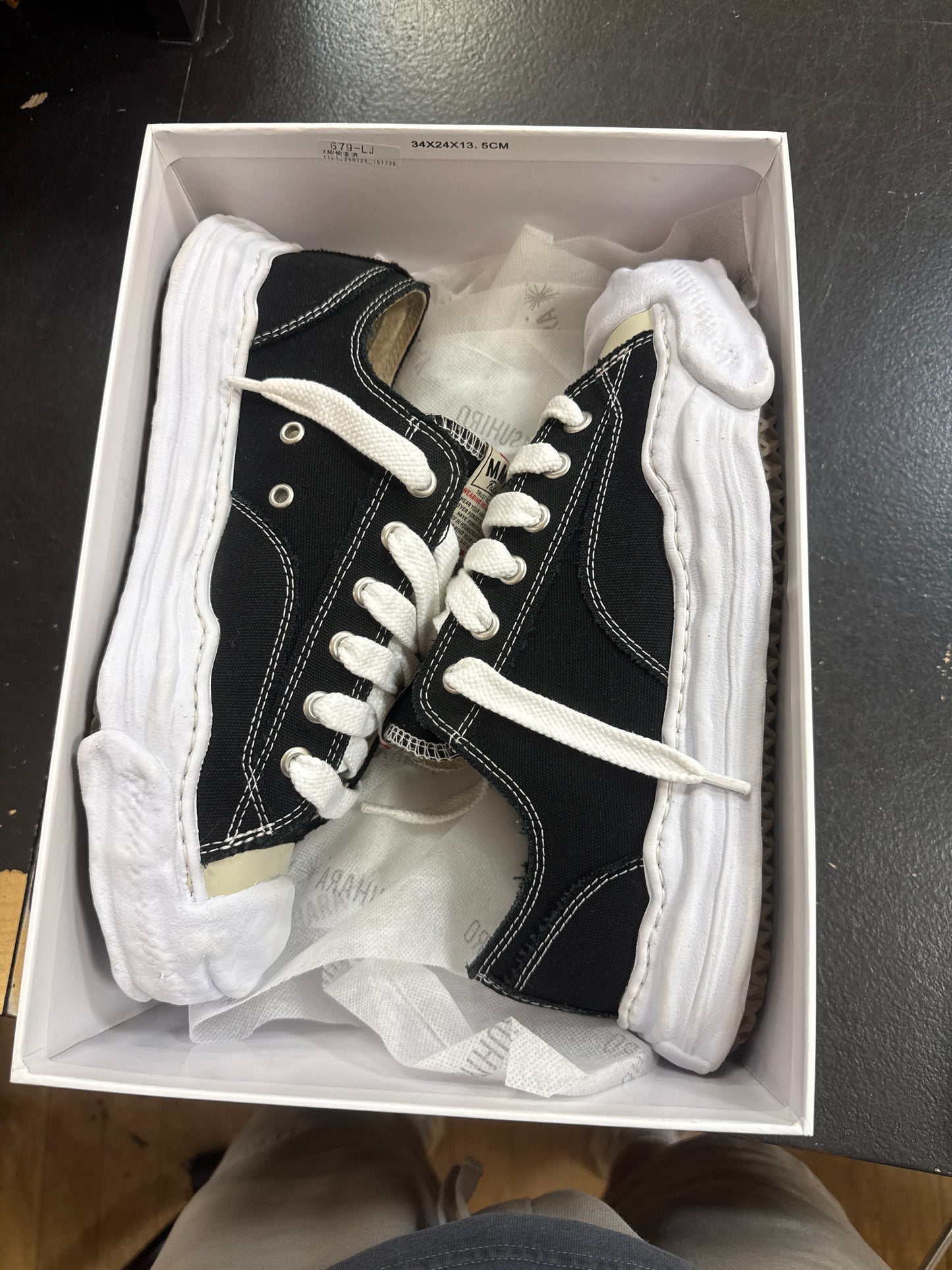 Pre owned Maison Mihara Blk