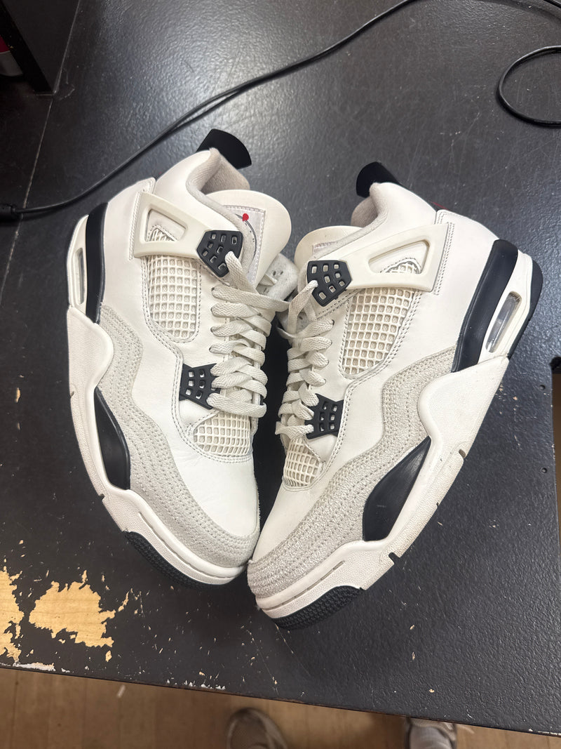 Pre owned Jordan 4 Flight Club nb