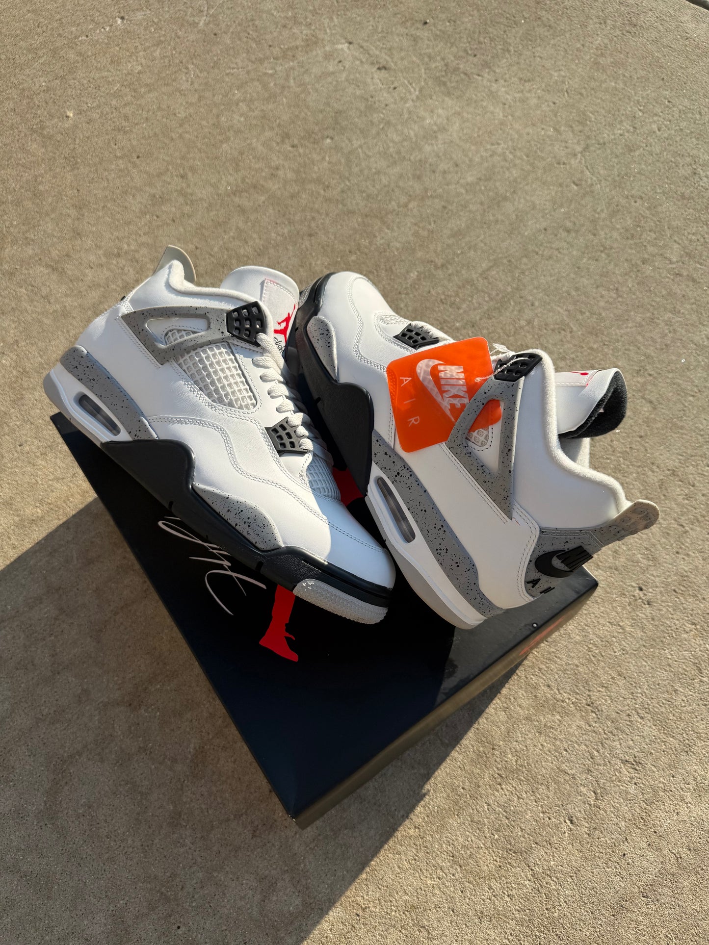 Pre owned Jordan 4 White Cement